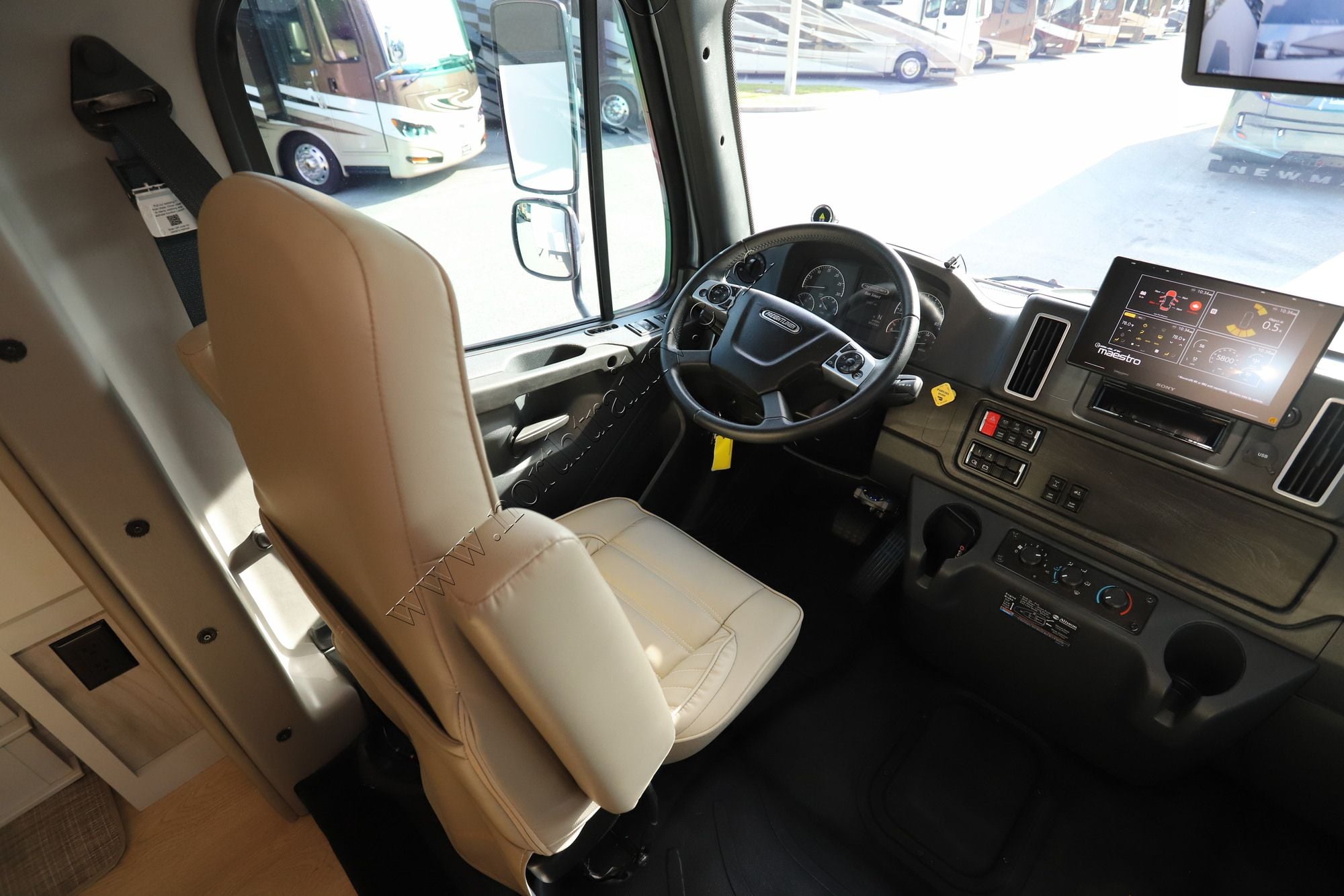 Used 2026 Dynamax Dx3 34KD Super C  For Sale