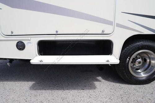2019 Coachmen Freelander 32DS