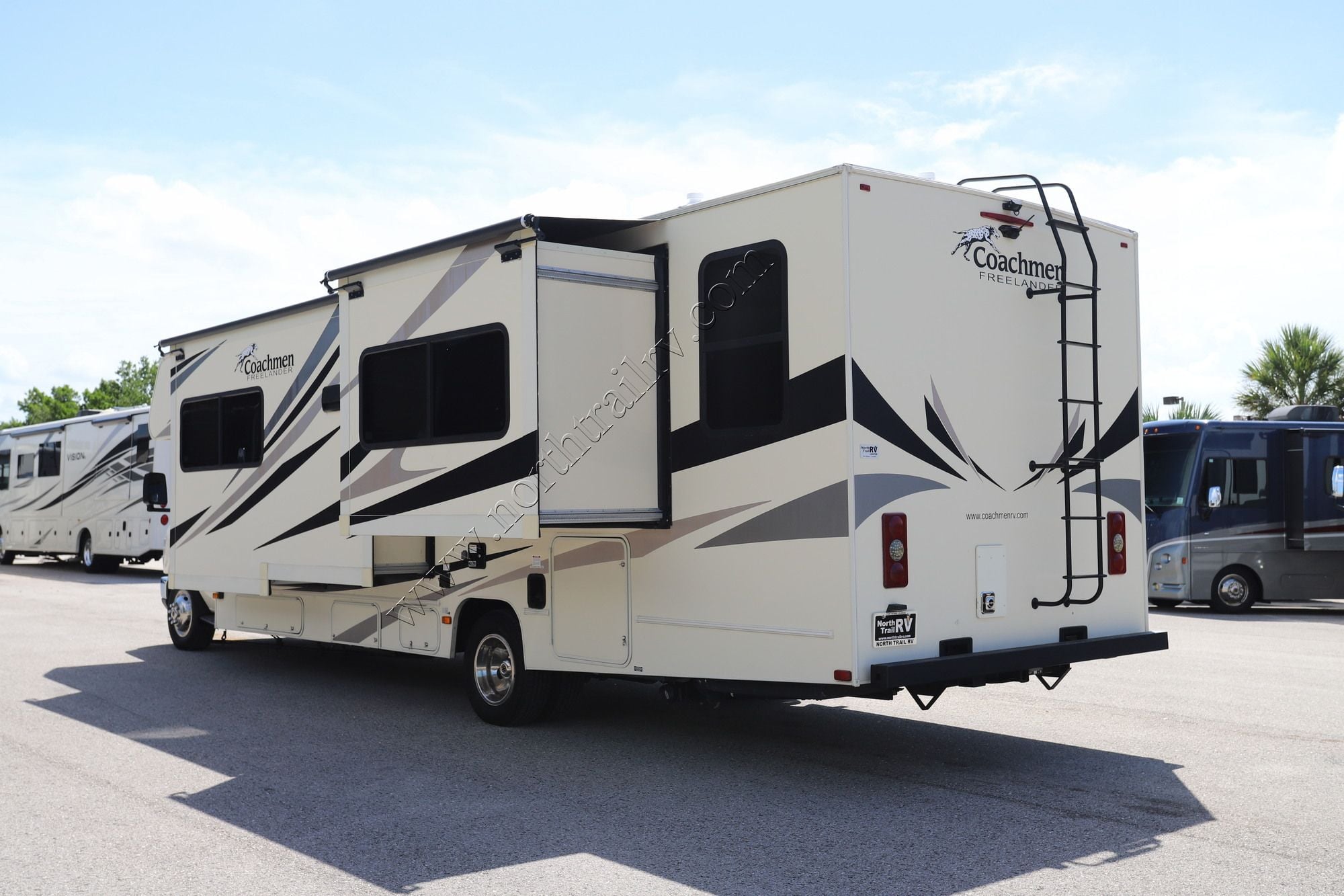 Used 2019 Coachmen Freelander 32DS Class C  For Sale