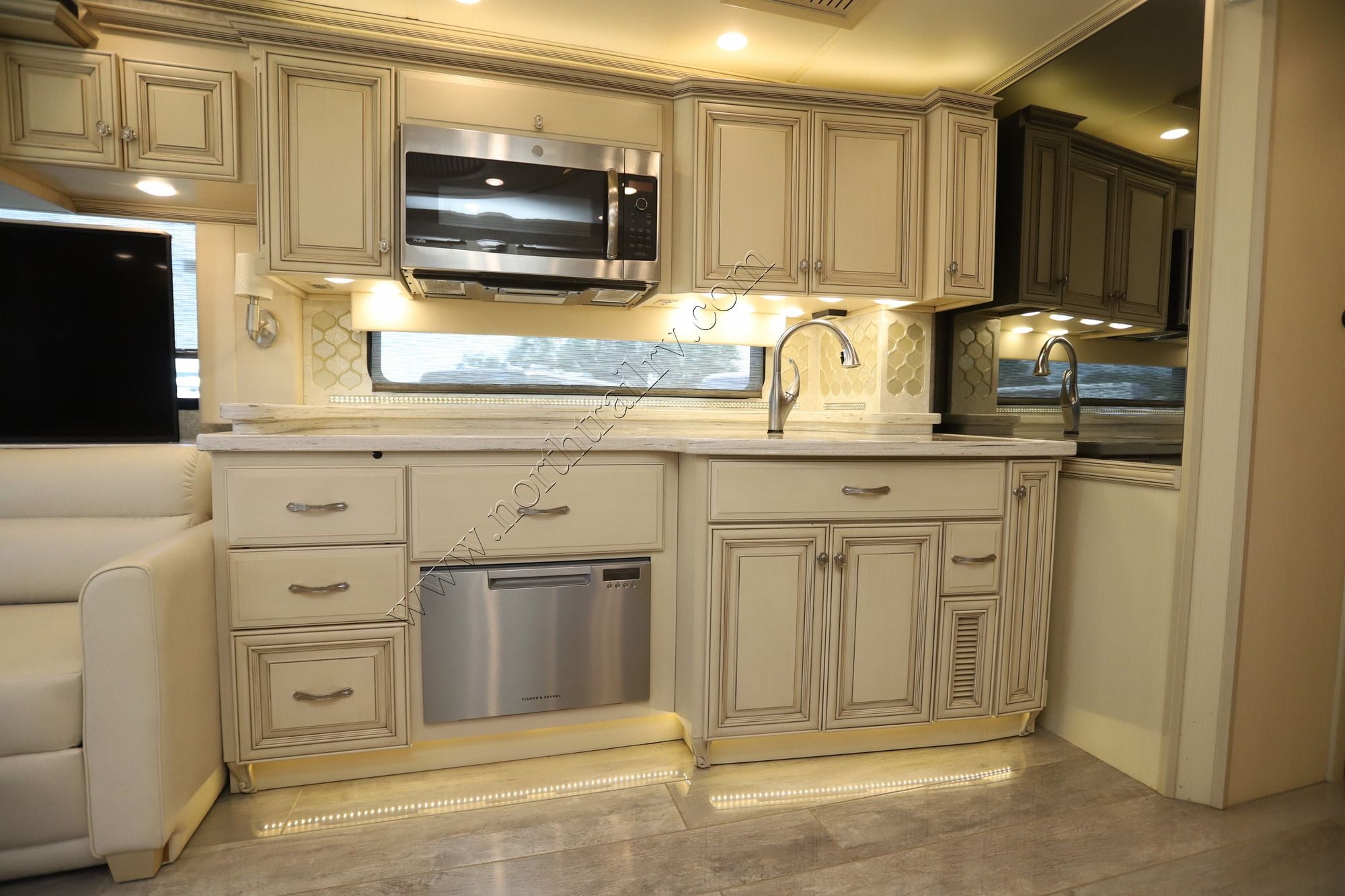 Used 2019 Newmar Essex 4551 Class A  For Sale