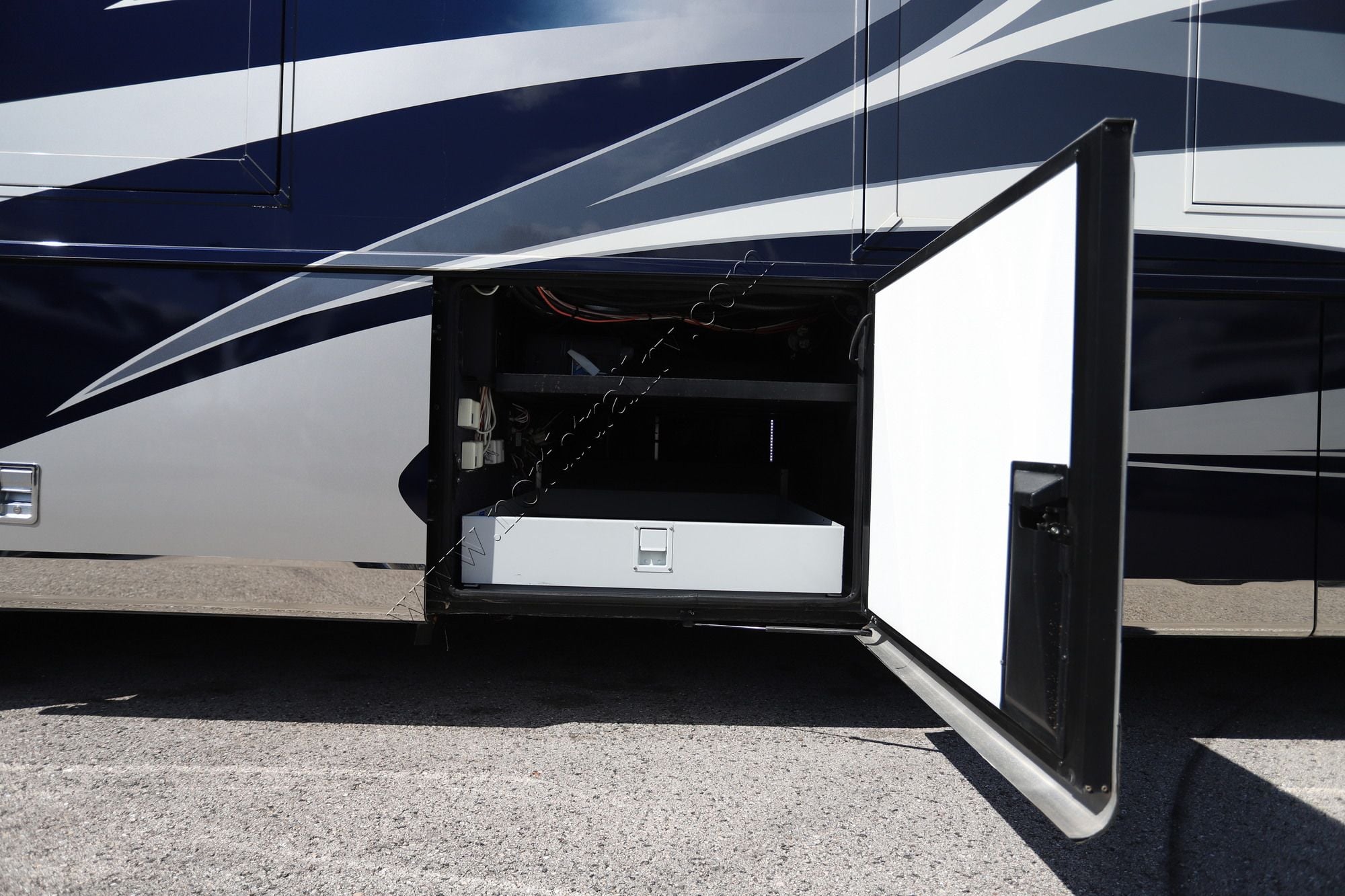 Used 2019 Newmar Essex 4551 Class A  For Sale