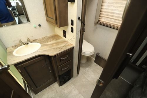 2019 Coachmen Freelander 32DS