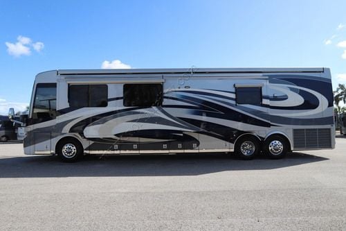 2019 Newmar Essex 4551