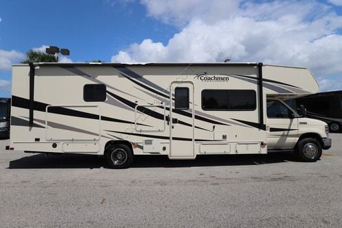 2019 Coachmen Freelander 32DS