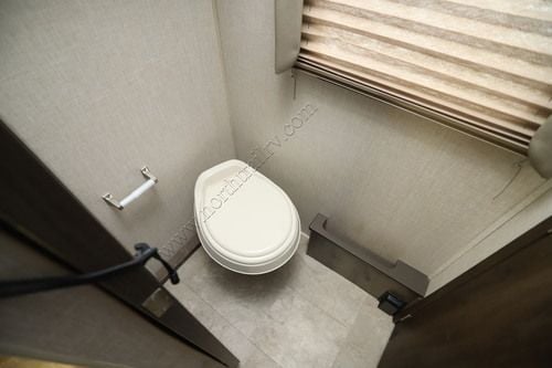 2019 Coachmen Freelander 32DS