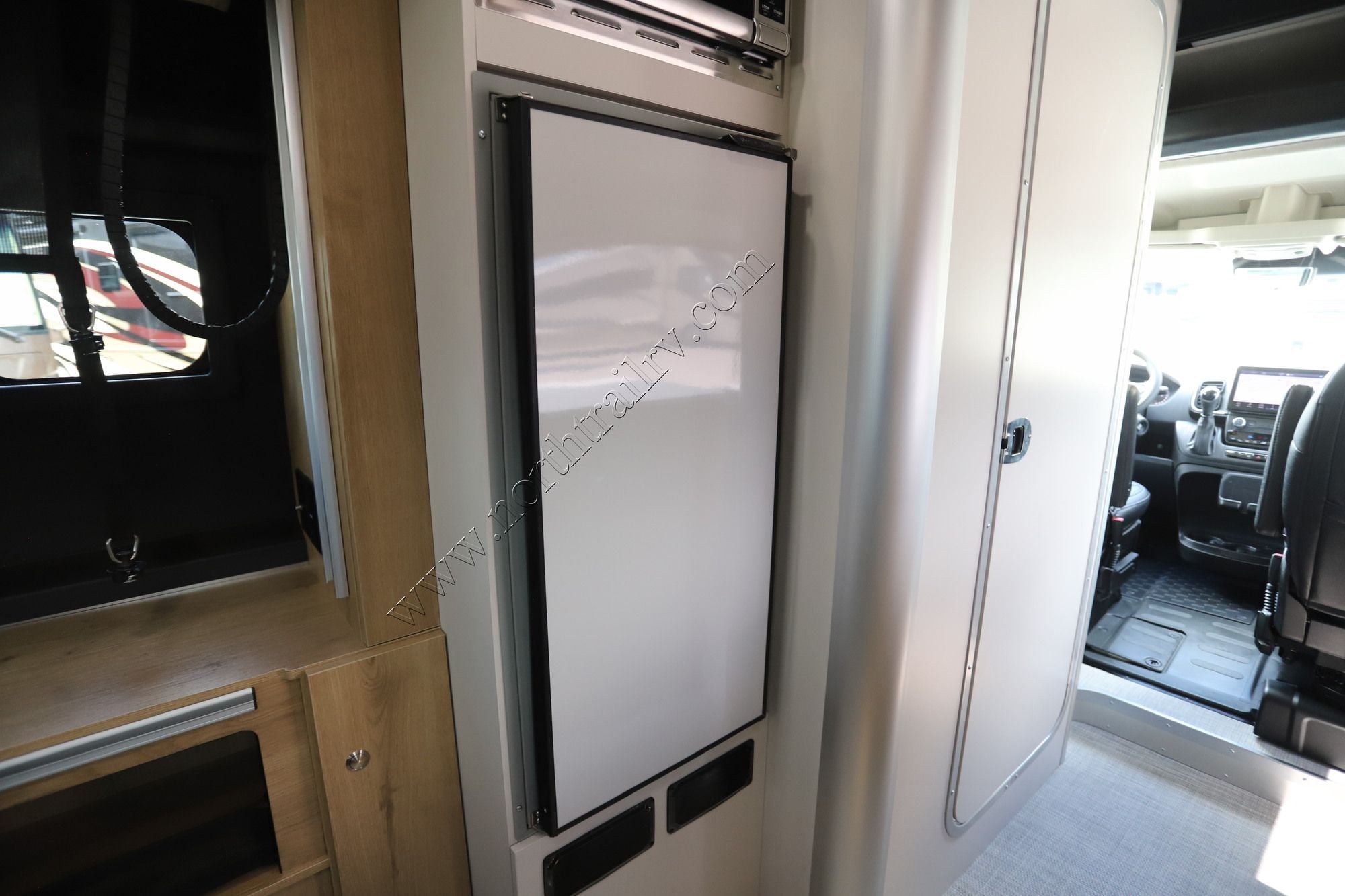 2027 Airstream Rangeline 21PL Class B New  For Sale