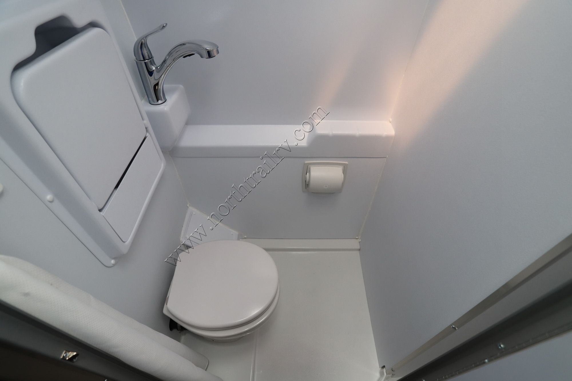 2027 Airstream Rangeline 21PL Class B New  For Sale
