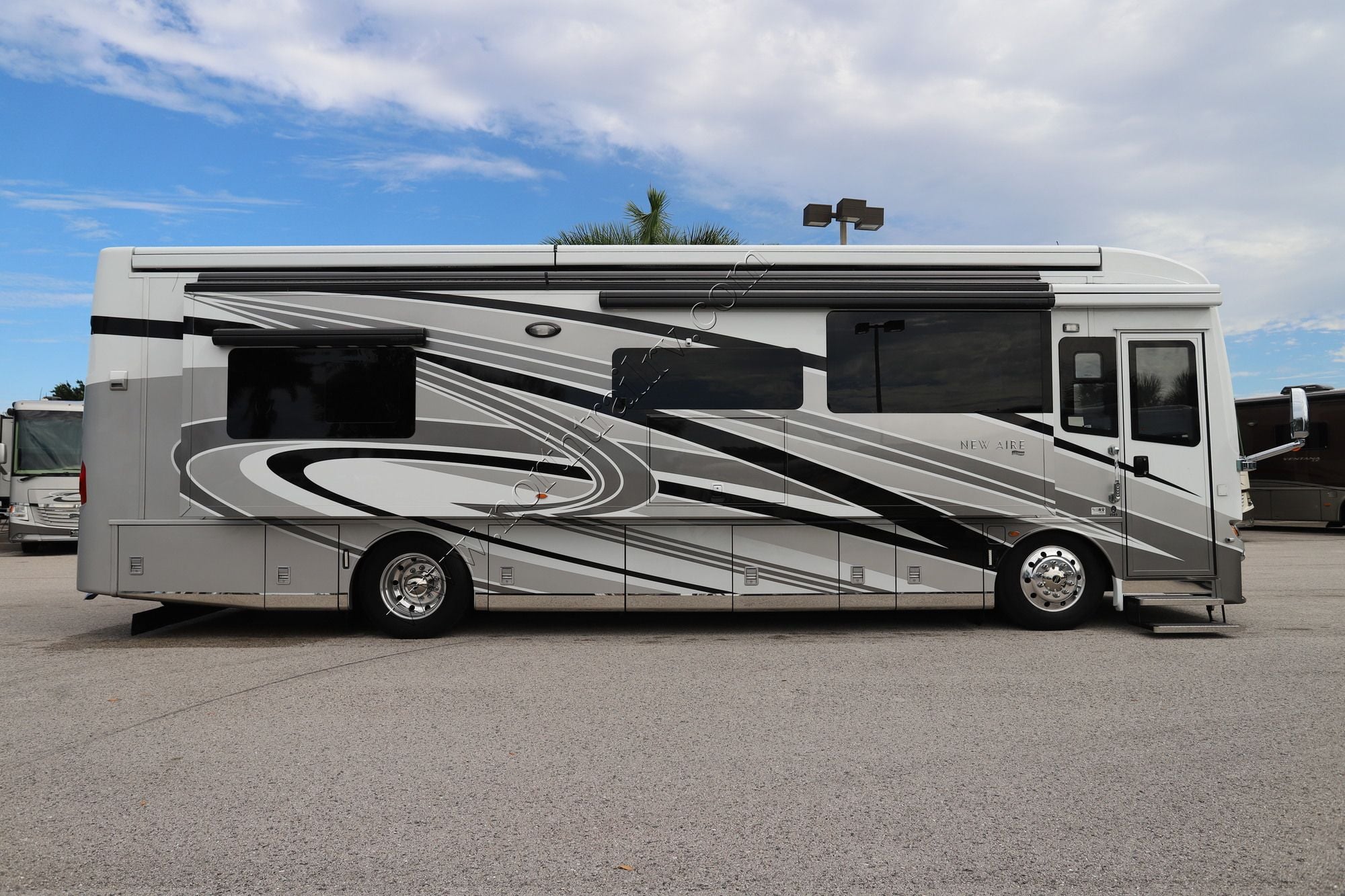 Used 2022 Newmar New Aire 3543 Class A  For Sale