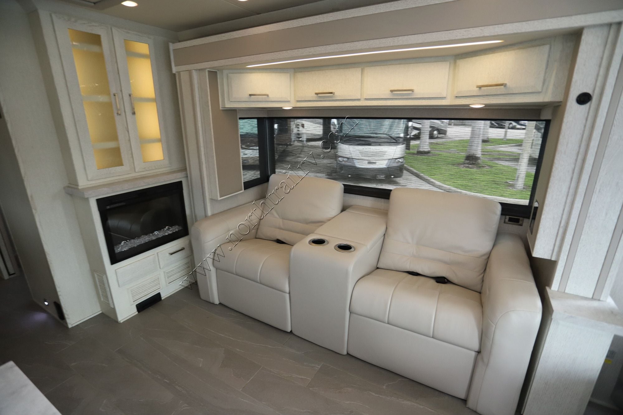Used 2022 Newmar New Aire 3543 Class A  For Sale