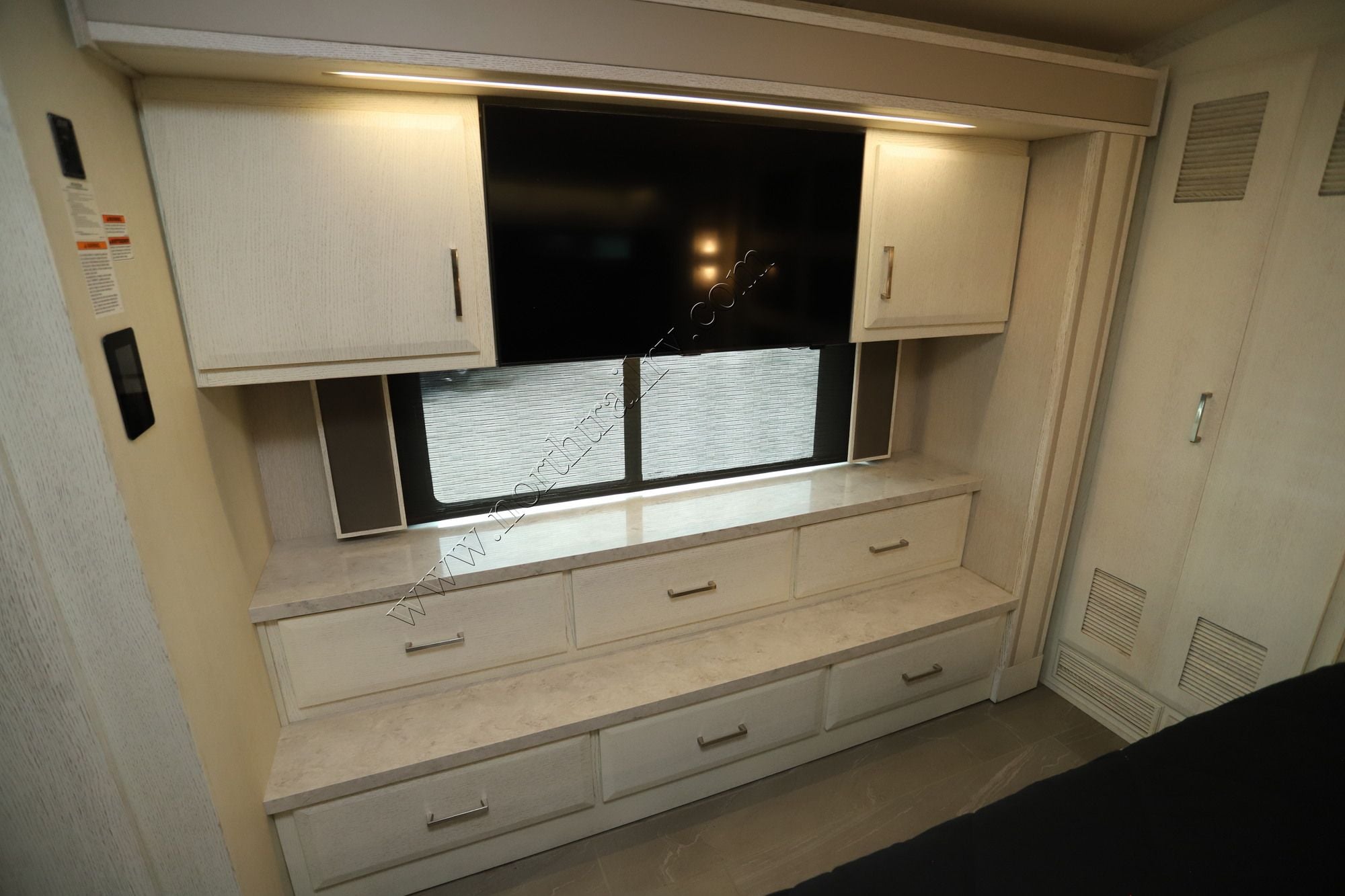 Used 2022 Newmar New Aire 3543 Class A  For Sale