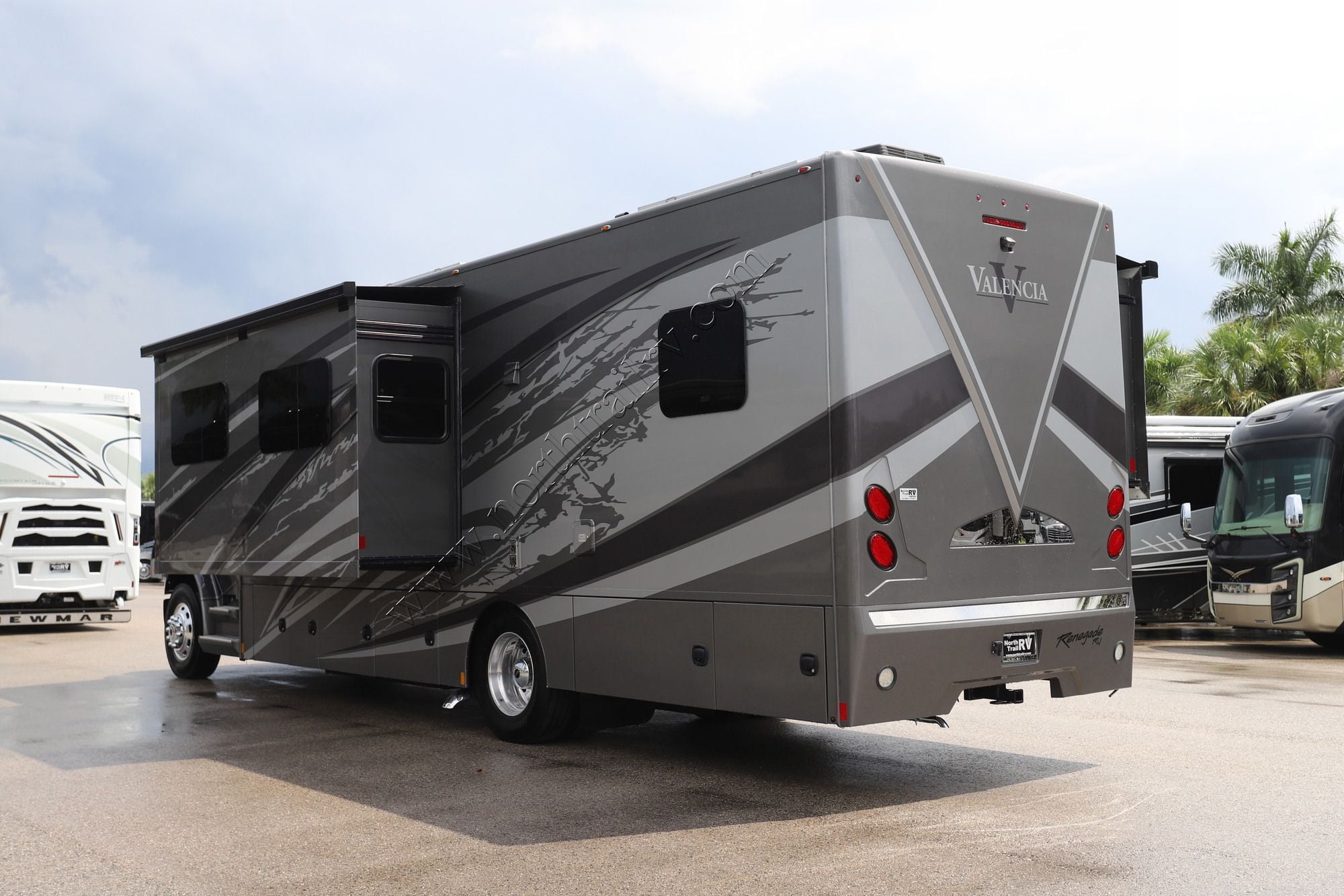 Used 2022 Renegade Rv Valencia 35MB Super C  For Sale