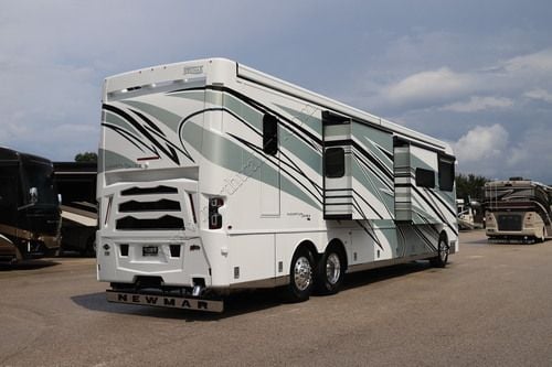 2027 Newmar Mountain Aire 4551