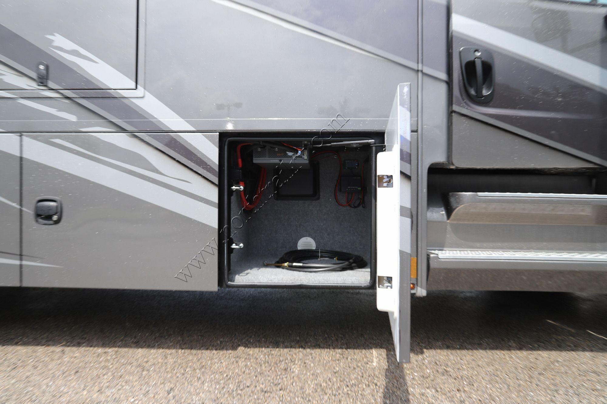 Used 2022 Renegade Rv Valencia 35MB Super C  For Sale