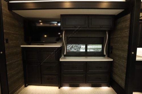 2026 Tiffin Motor Homes Phaeton 35CH