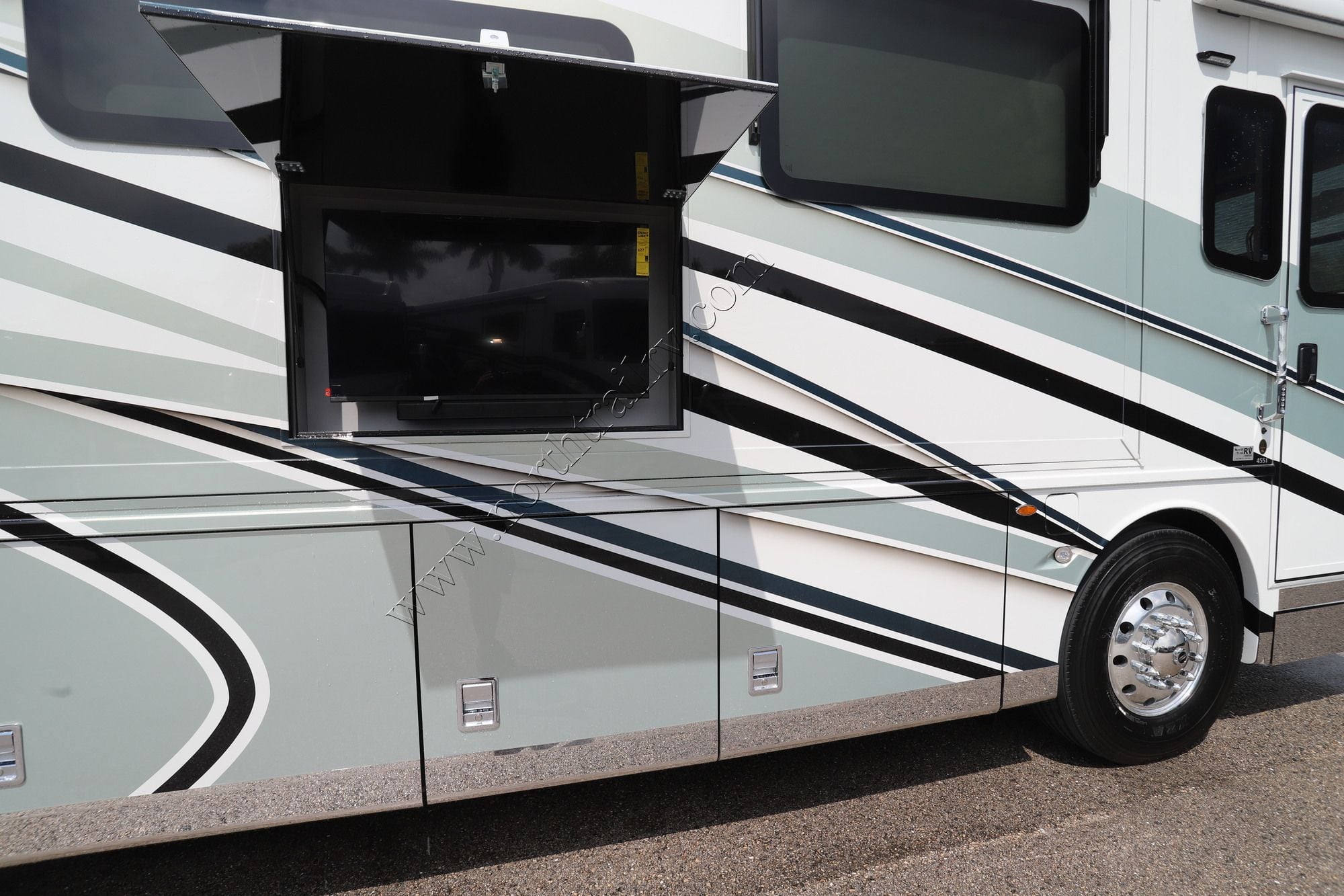 New 2027 Newmar Mountain Aire 4551 Class A  For Sale