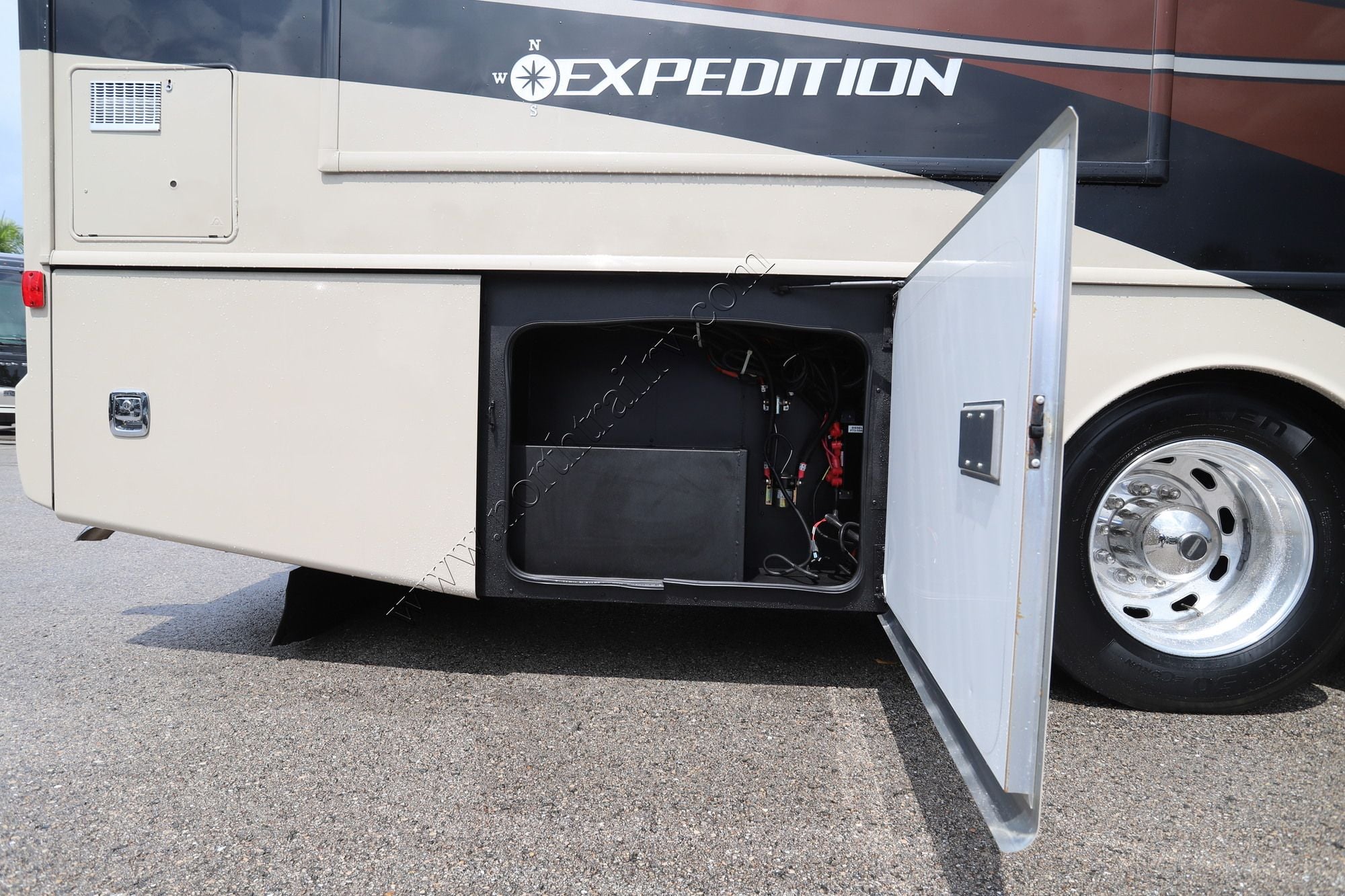 Used 2016 Fleetwood Expedition 40X Class A  For Sale