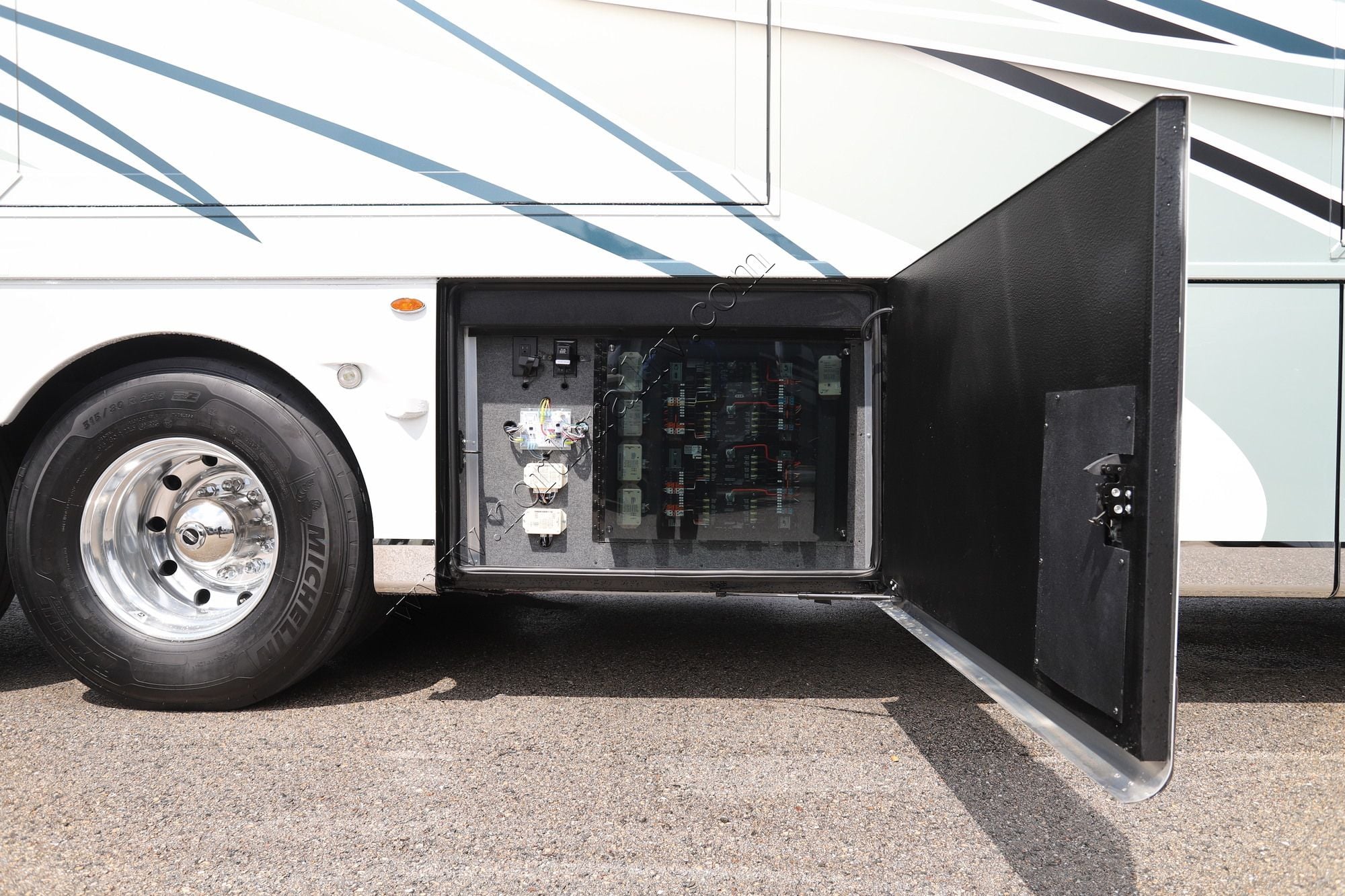 New 2027 Newmar Mountain Aire 4551 Class A  For Sale
