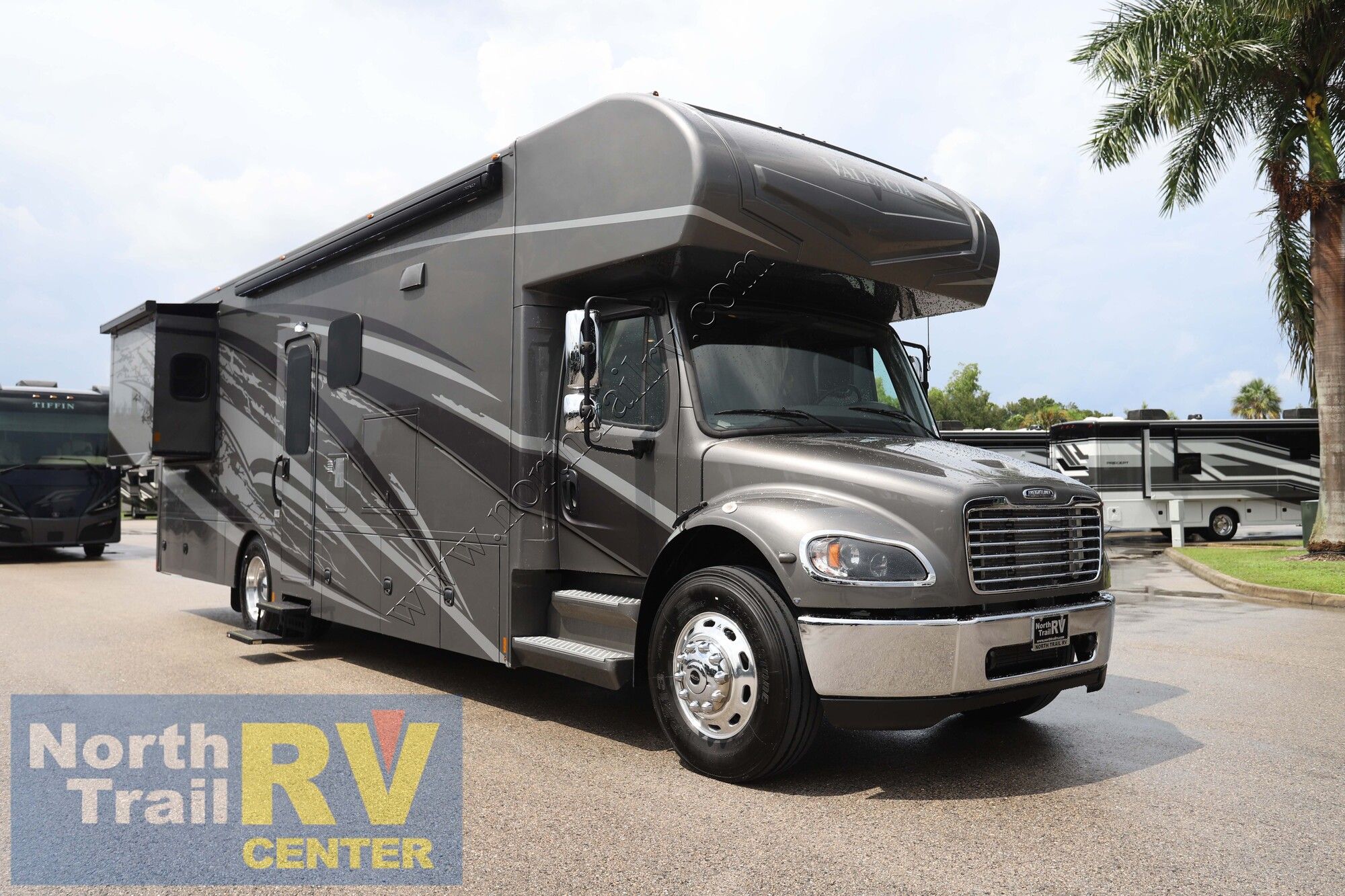 Used 2022 Renegade Rv Valencia 35MB Super C  For Sale