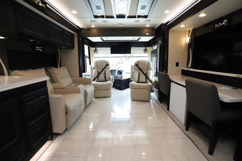 2026 Tiffin Motor Homes Phaeton 35CH