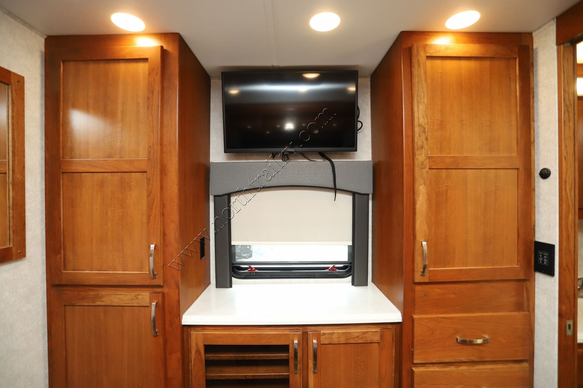 Used 2022 Renegade Rv Valencia 35MB Super C  For Sale