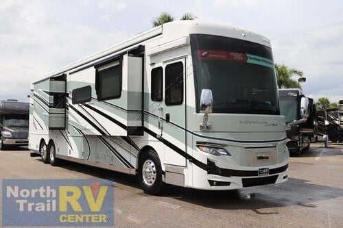 2027 Newmar Mountain Aire 4551