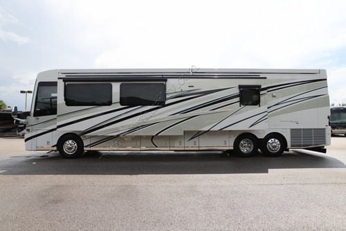 2027 Newmar Mountain Aire 4551