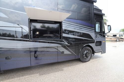 2026 Tiffin Motor Homes Phaeton 35CH