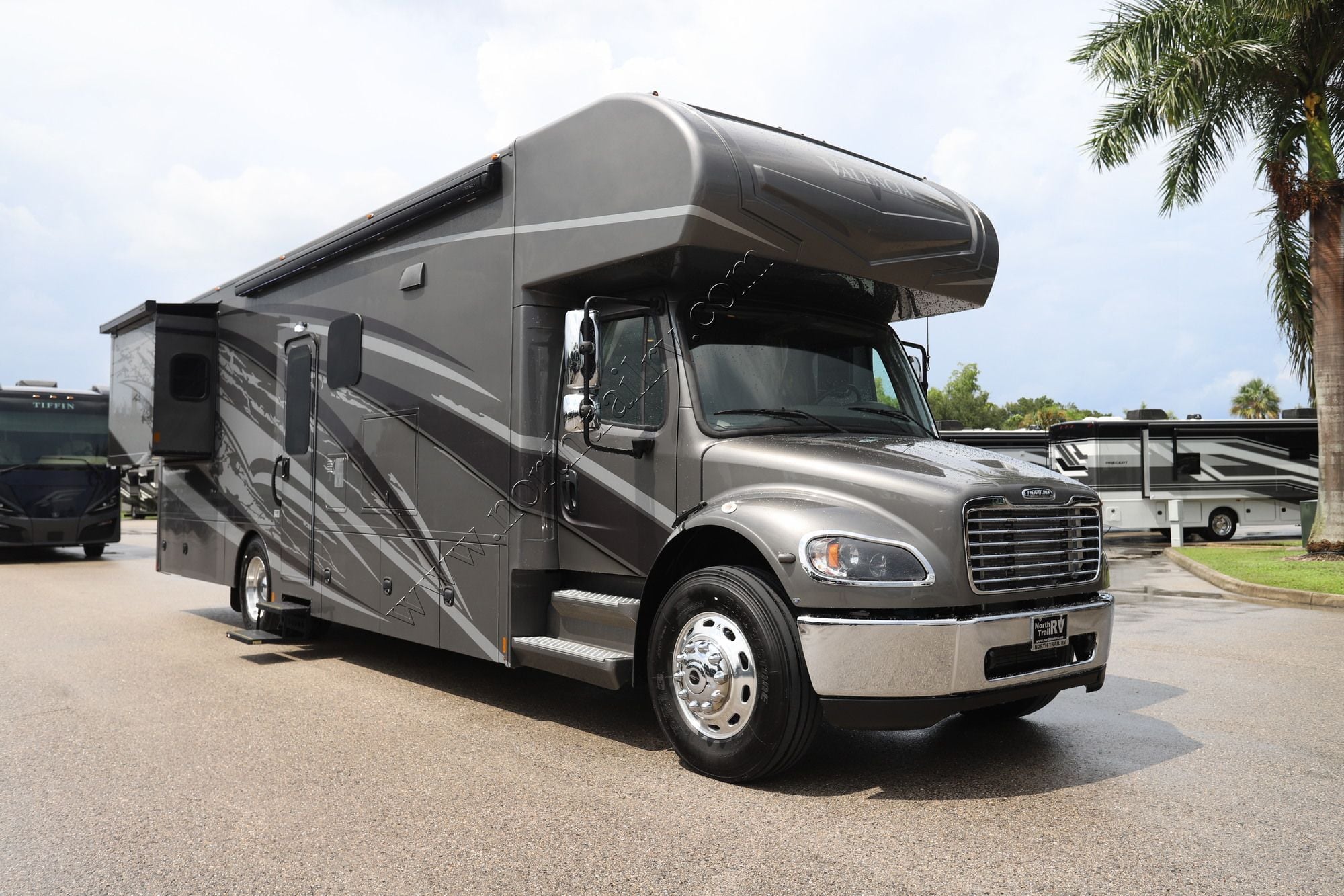 Used 2022 Renegade Rv Valencia 35MB Super C  For Sale