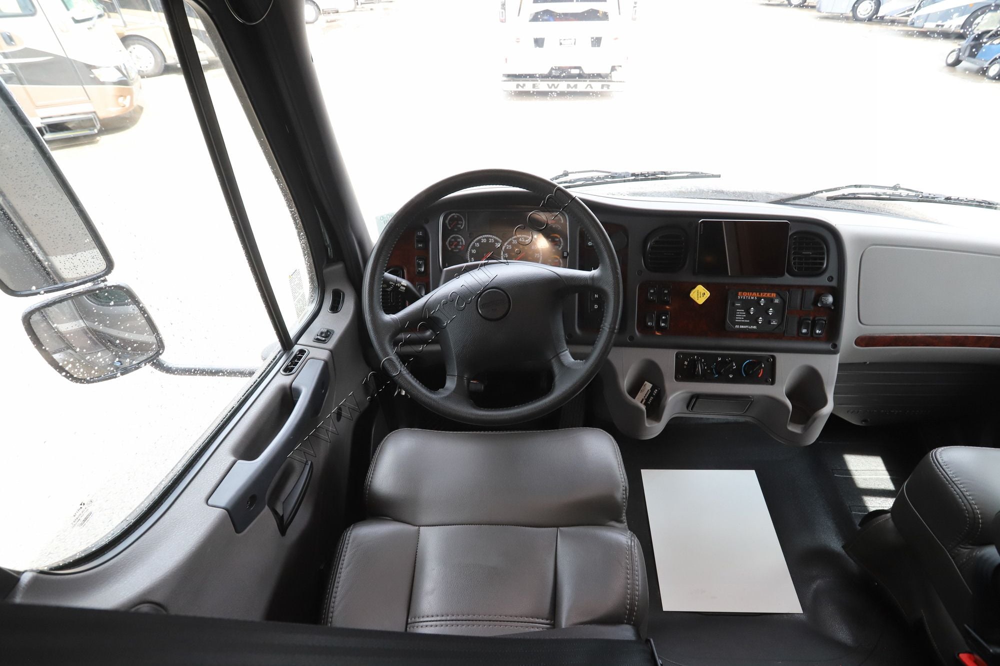 Used 2022 Renegade Rv Valencia 35MB Super C  For Sale