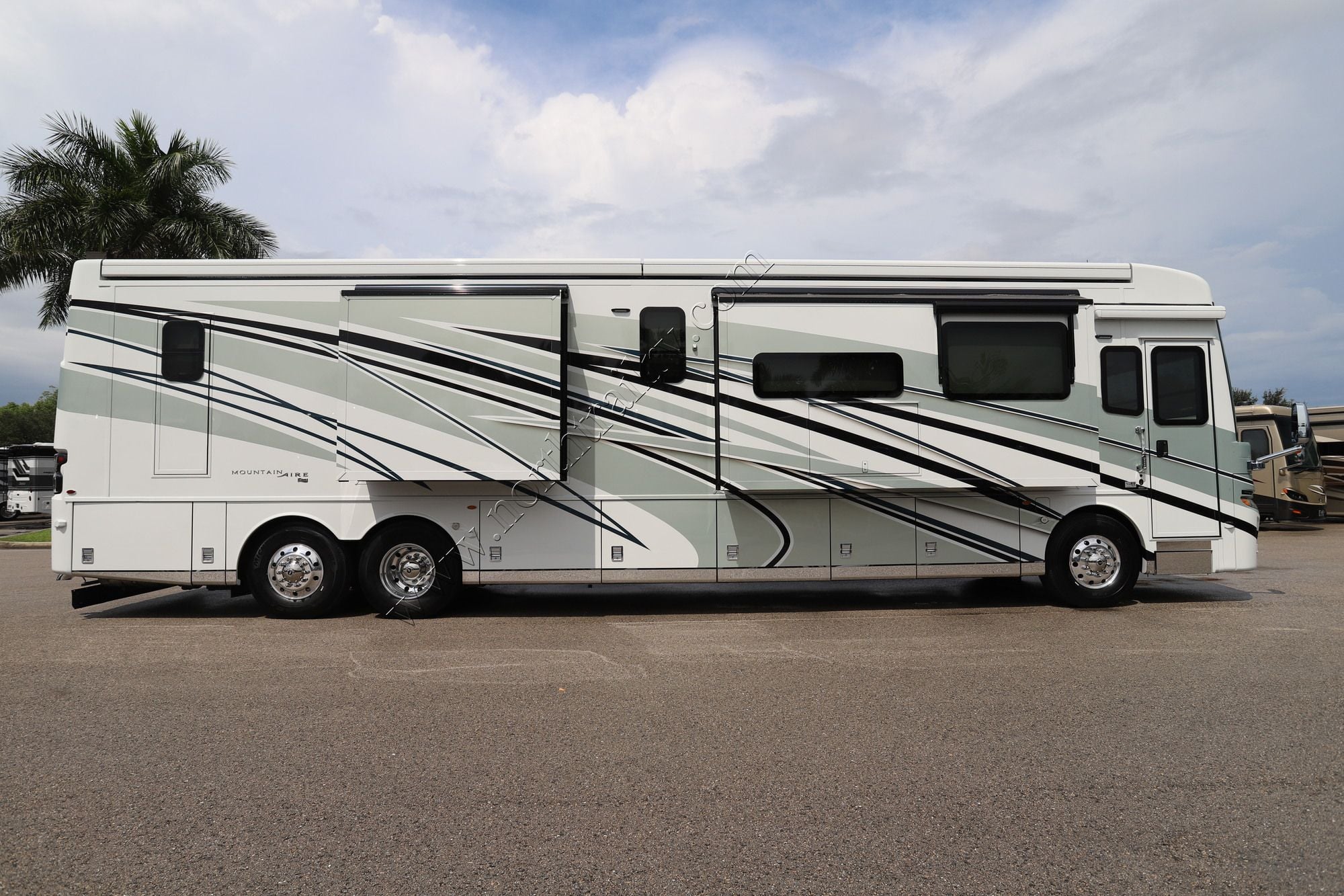 New 2027 Newmar Mountain Aire 4551 Class A  For Sale