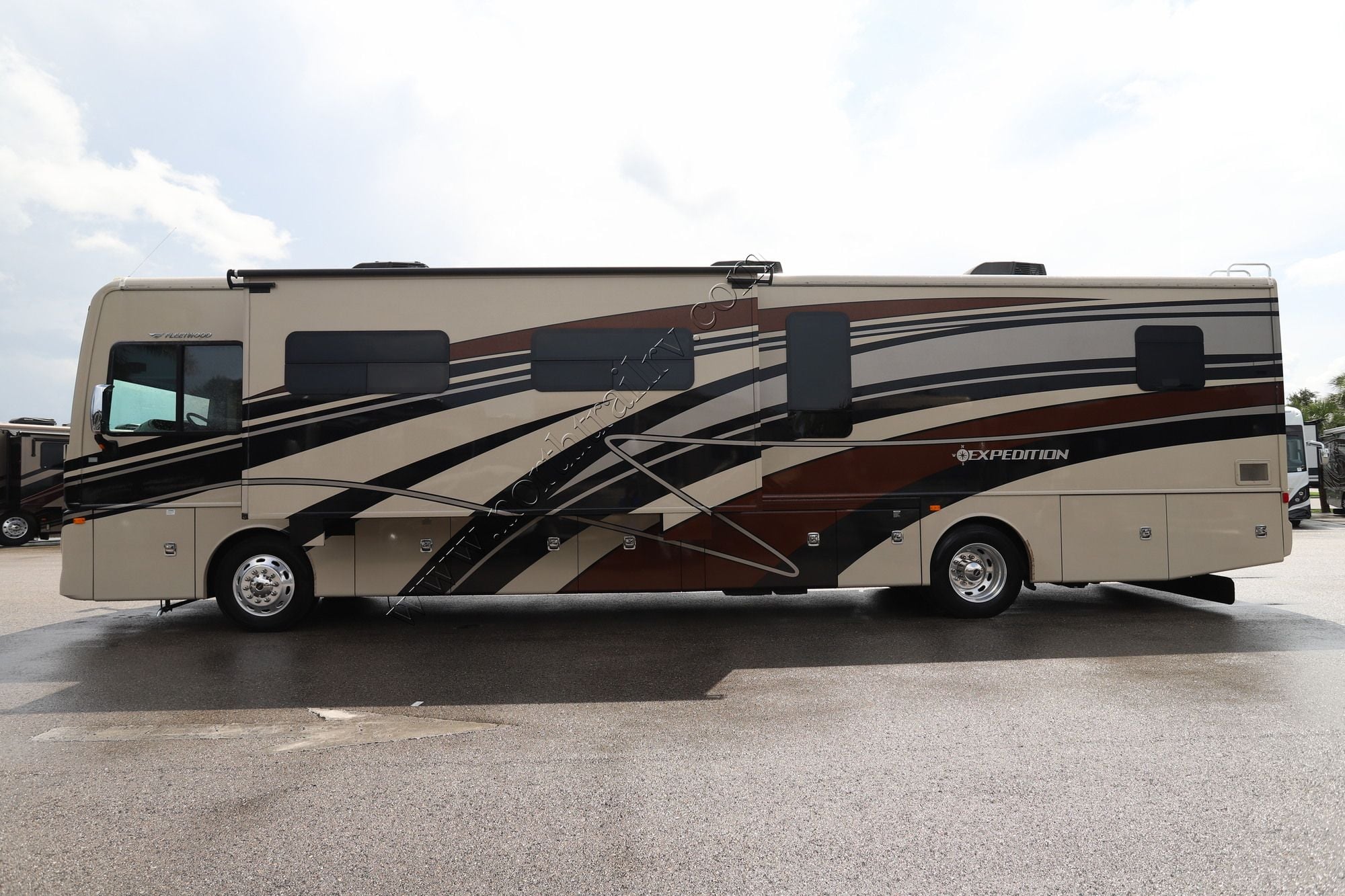 Used 2016 Fleetwood Expedition 40X Class A  For Sale