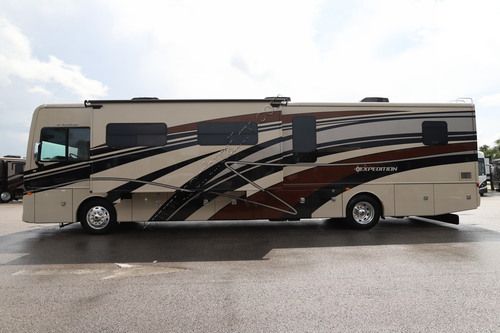 2016 Fleetwood Expedition 40X