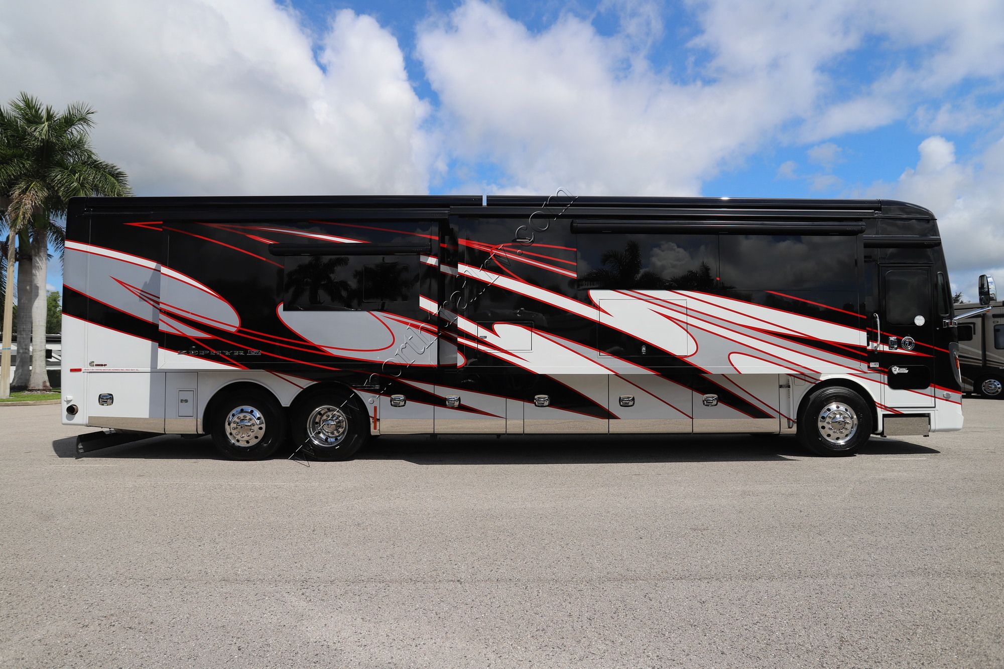 New 2027 Tiffin Motor Homes Zephyr 45PZ Class A  For Sale