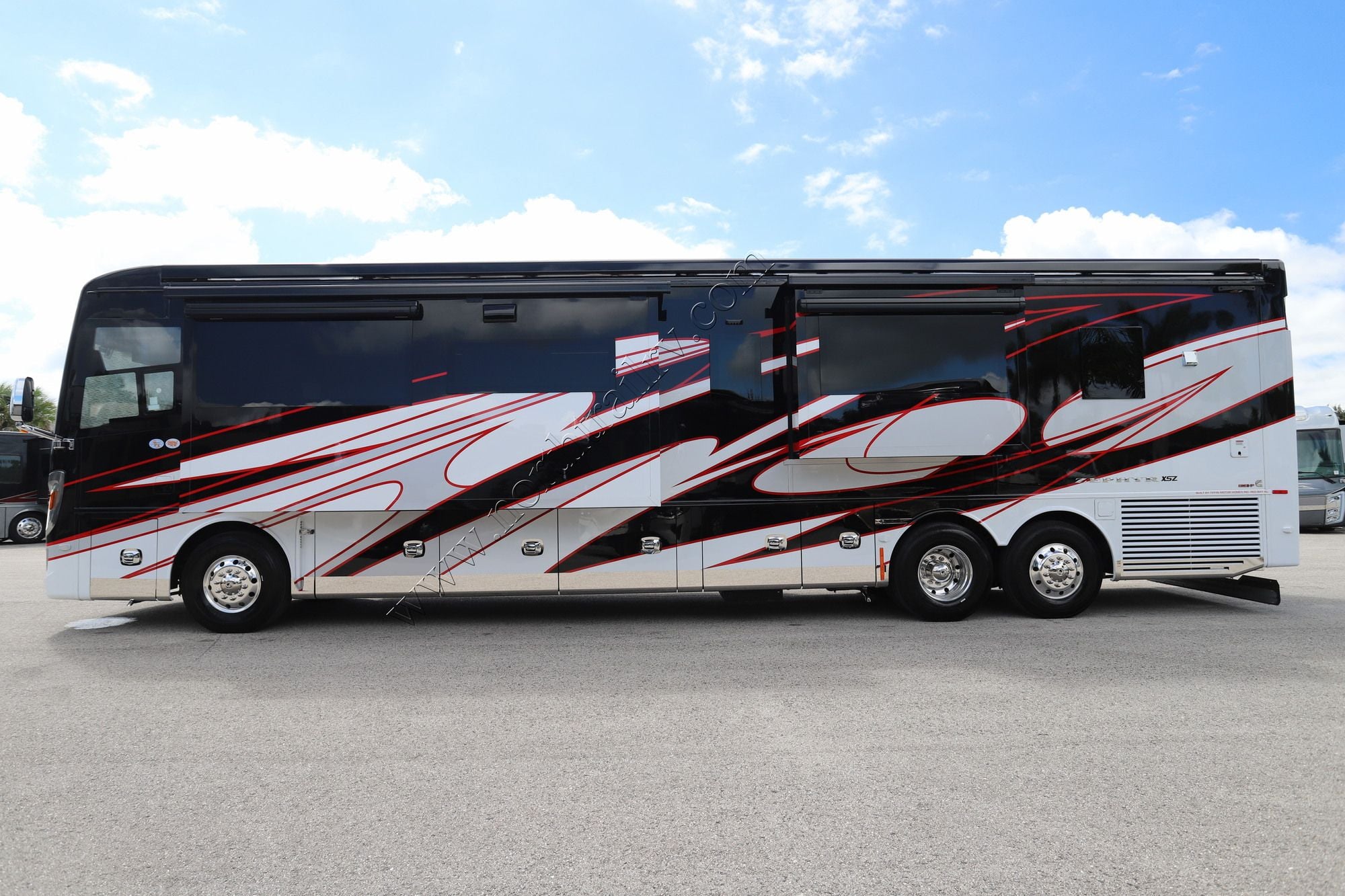 New 2027 Tiffin Motor Homes Zephyr 45PZ Class A  For Sale