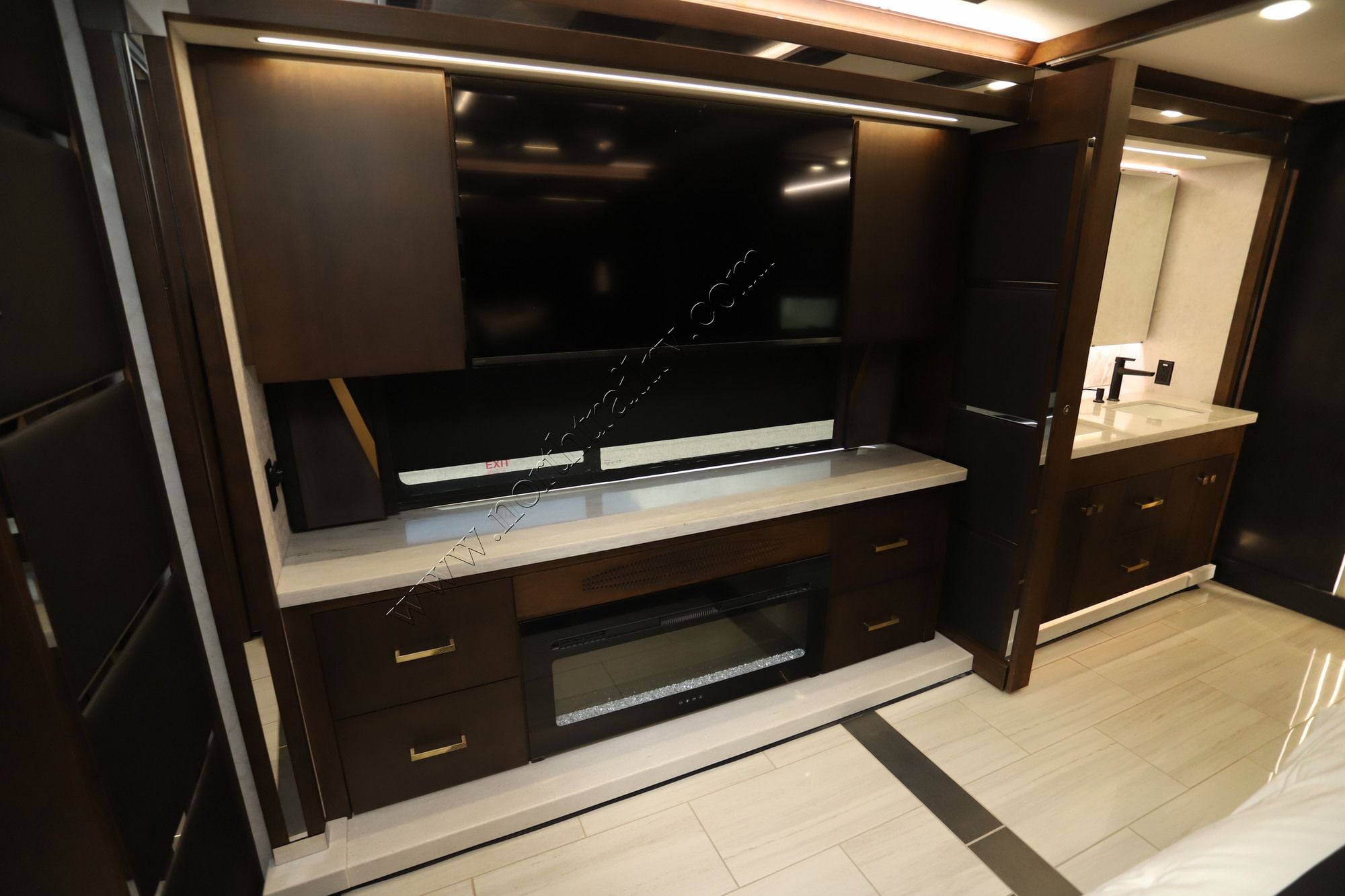 New 2027 Tiffin Motor Homes Zephyr 45PZ Class A  For Sale