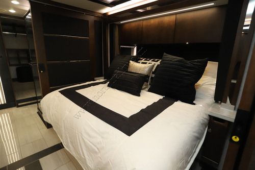 2027 Tiffin Motor Homes Zephyr 45PZ