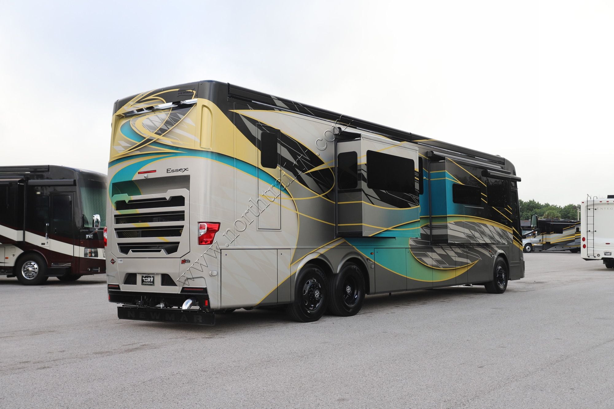 New 2027 Newmar Essex 4551 Class A  For Sale