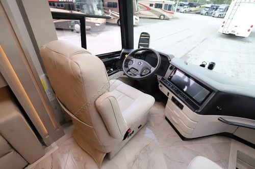 2027 Newmar Essex 4551