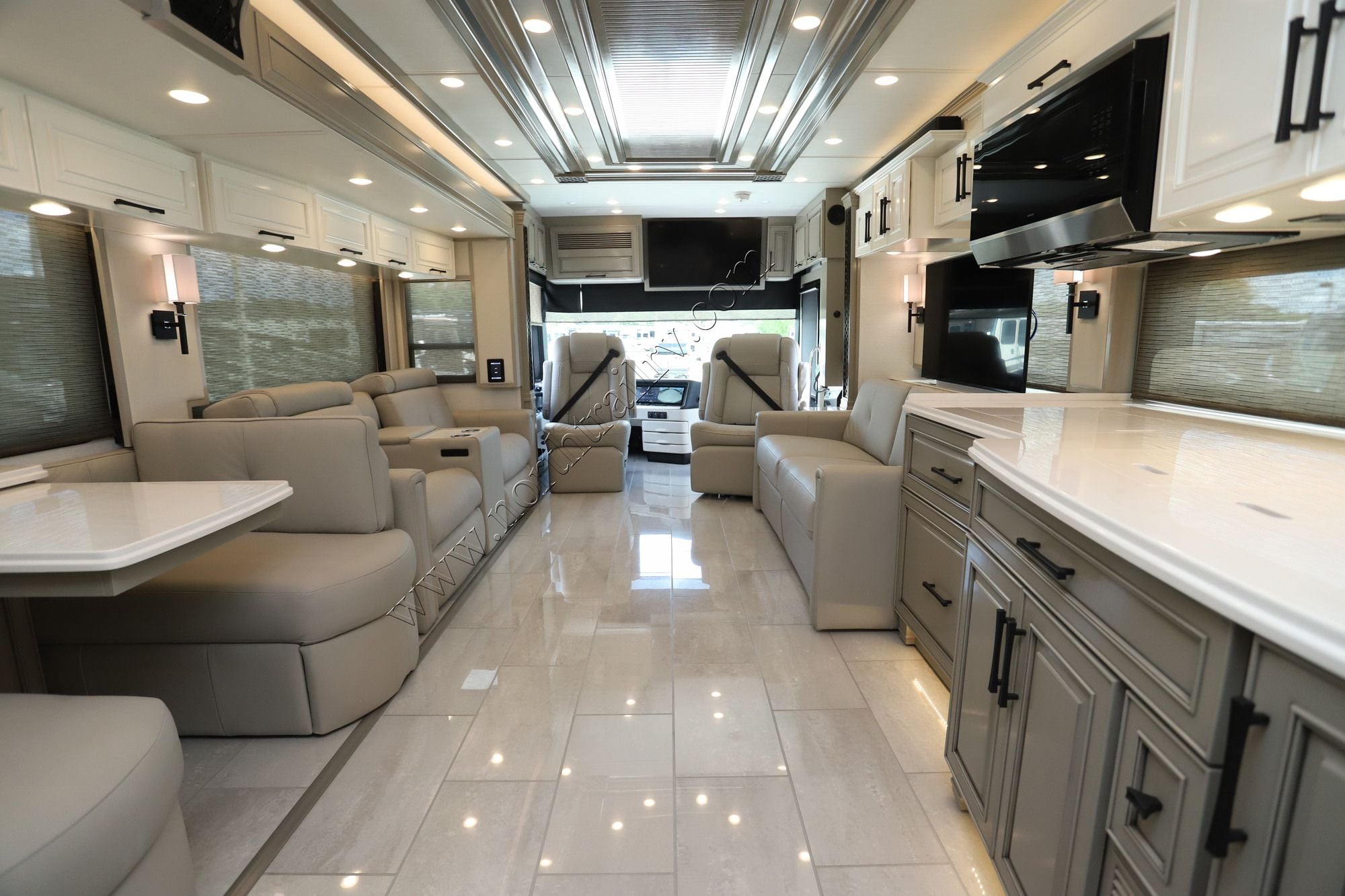 New 2027 Newmar London Aire 4595 Class A  For Sale