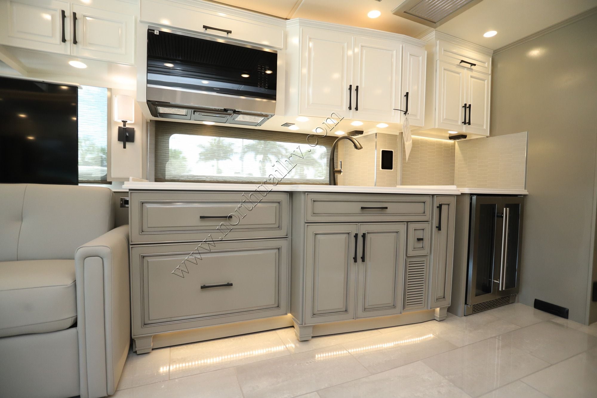 New 2027 Newmar London Aire 4595 Class A  For Sale