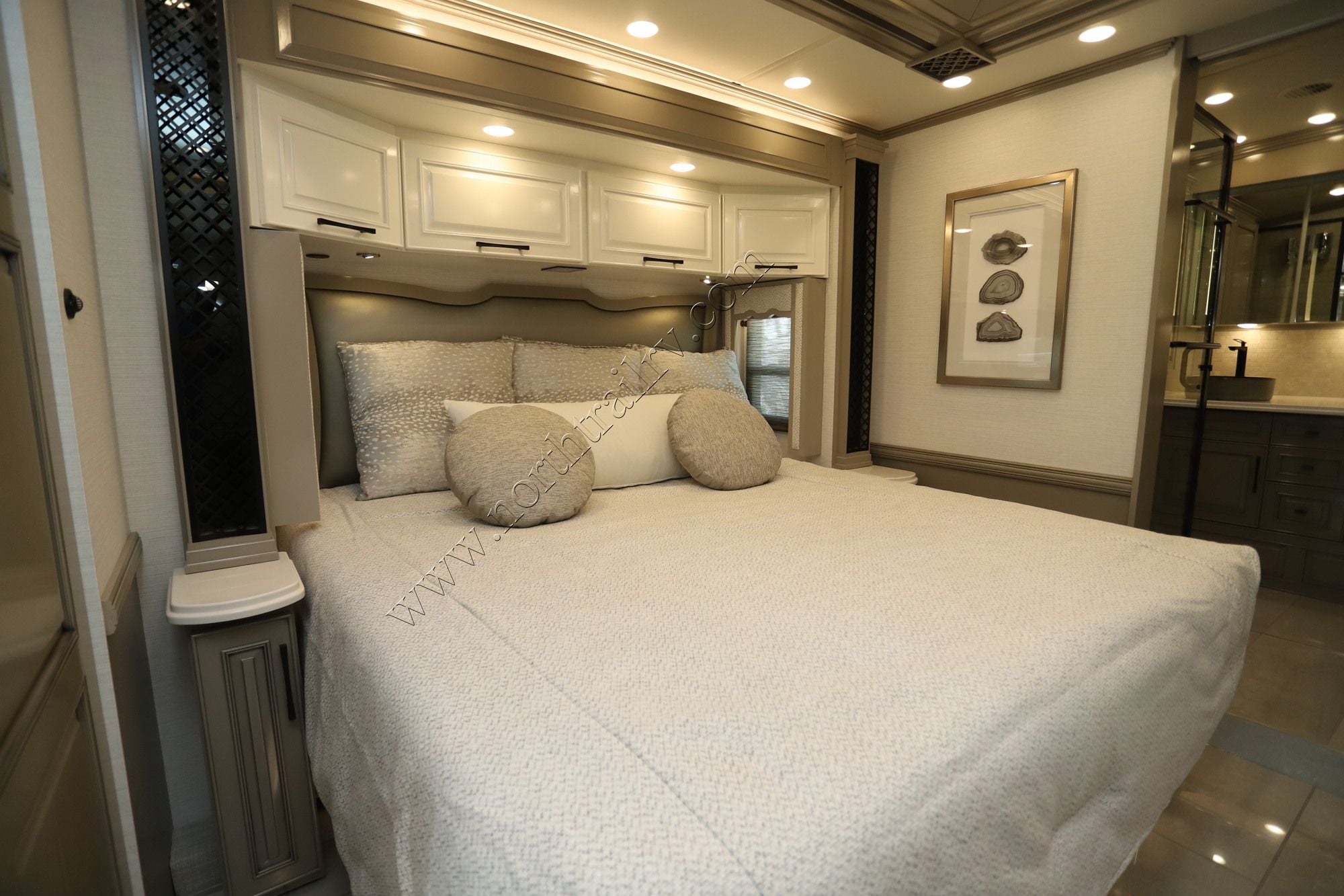 New 2027 Newmar London Aire 4595 Class A  For Sale