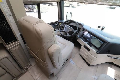 2027 Newmar London Aire 4595