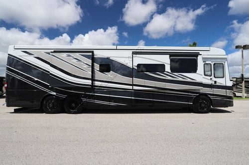 2027 Newmar London Aire 4595
