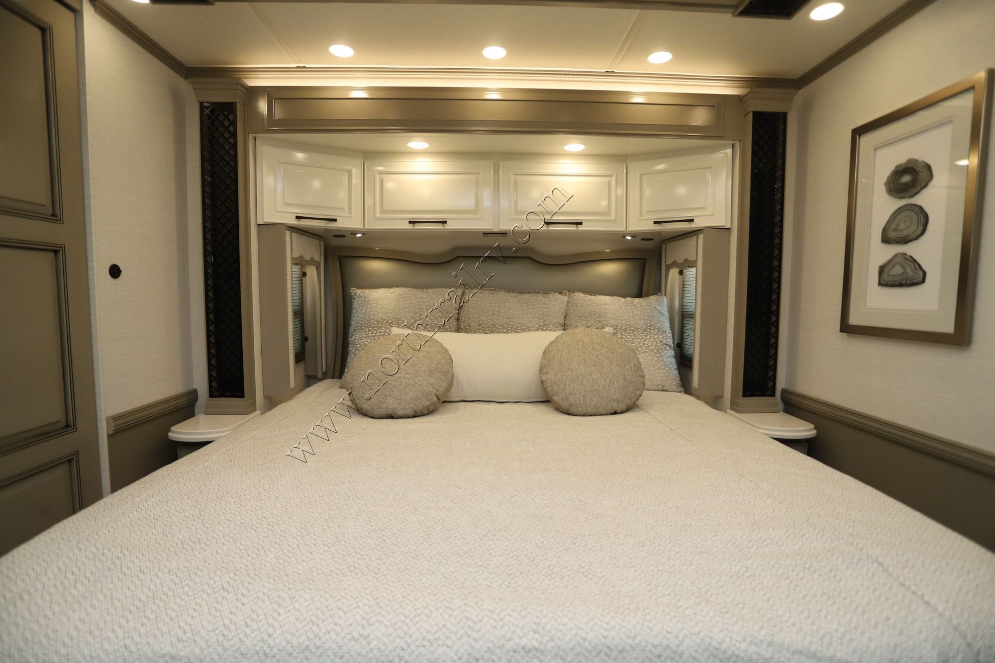 New 2027 Newmar London Aire 4595 Class A  For Sale