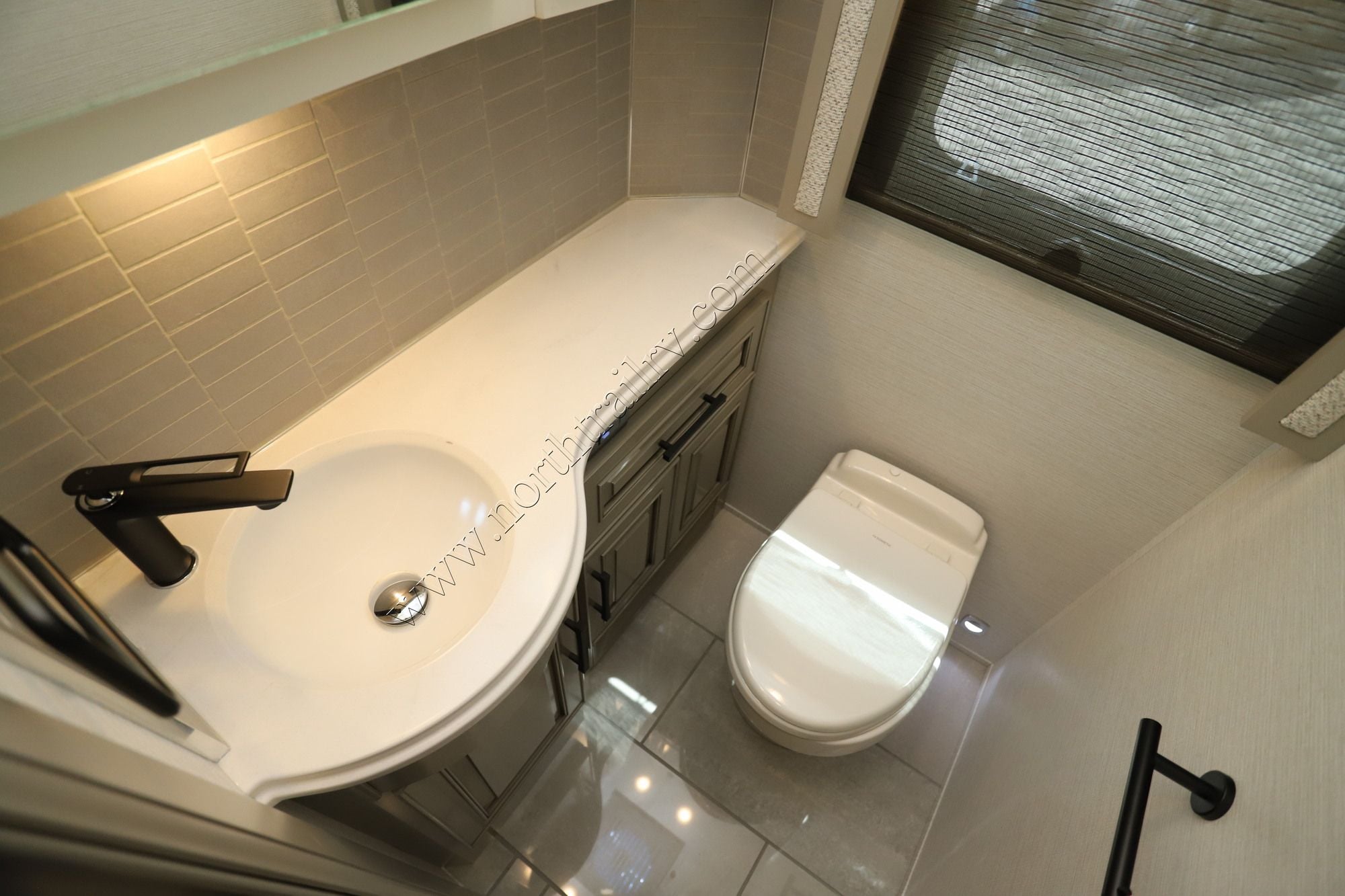 New 2027 Newmar London Aire 4595 Class A  For Sale
