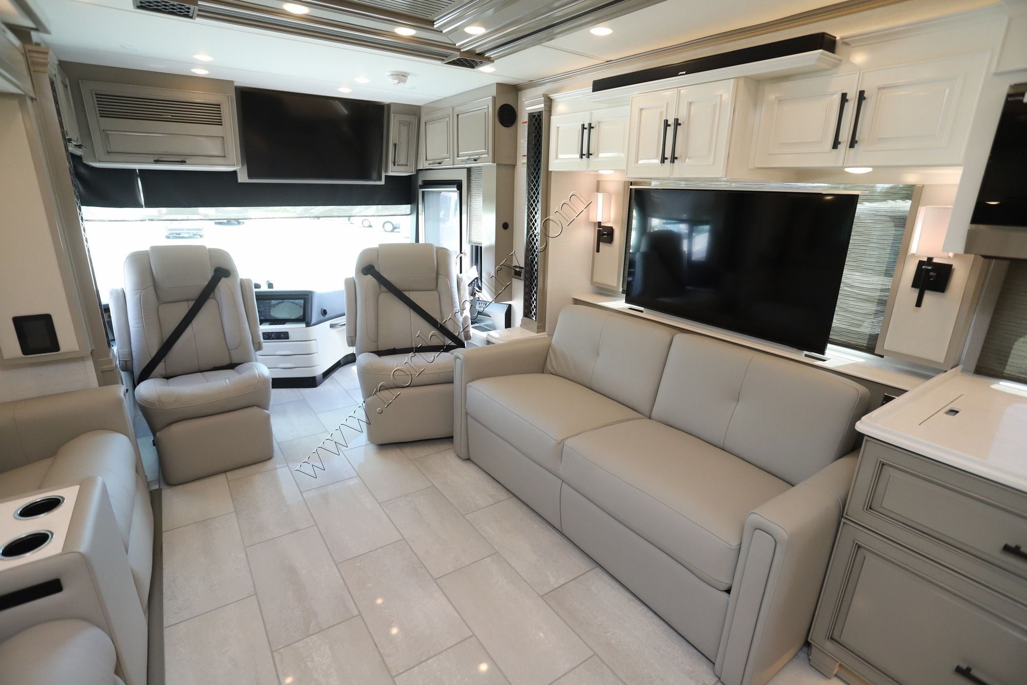 New 2027 Newmar London Aire 4595 Class A  For Sale