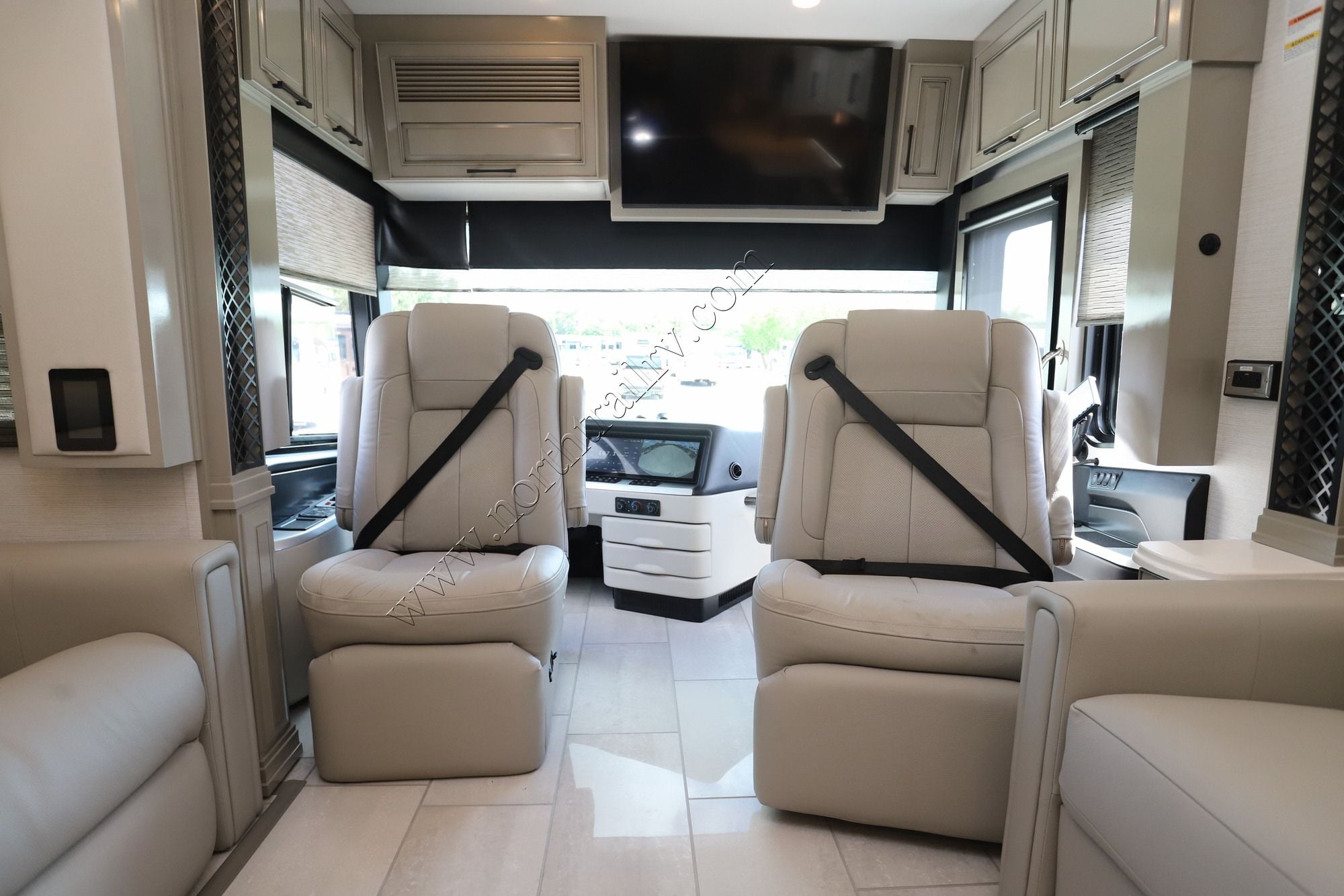 New 2027 Newmar London Aire 4595 Class A  For Sale