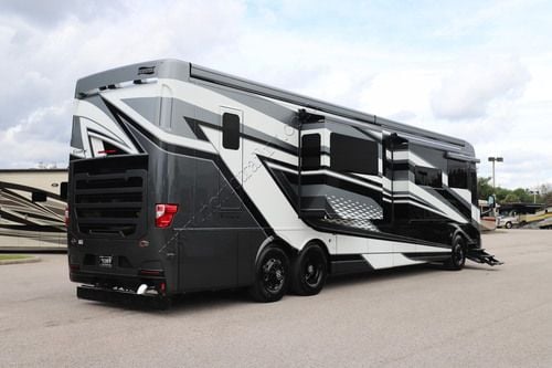 2027 Newmar Essex 4551