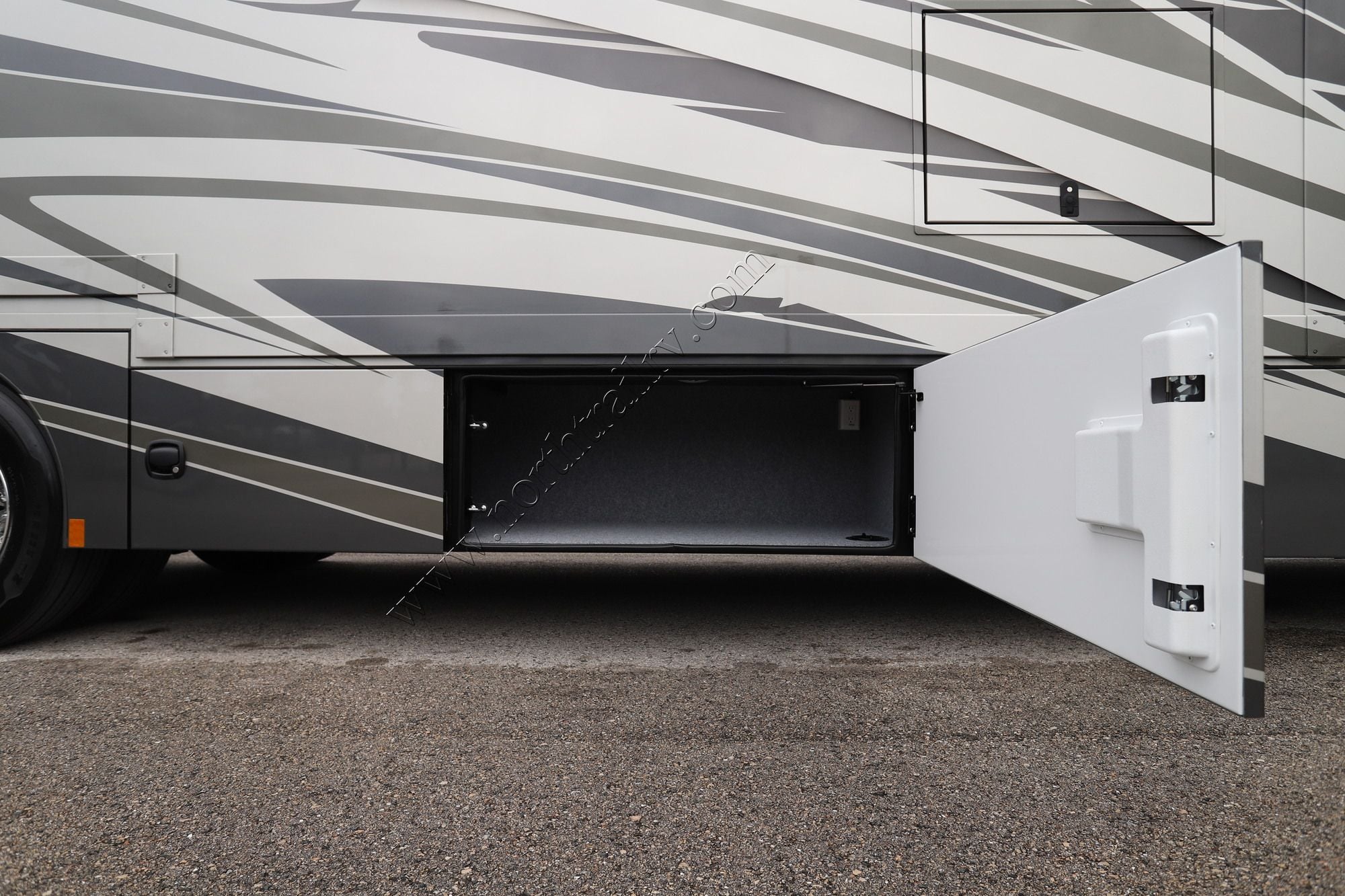 New 2027 Renegade Rv Valencia 39FW Super C  For Sale