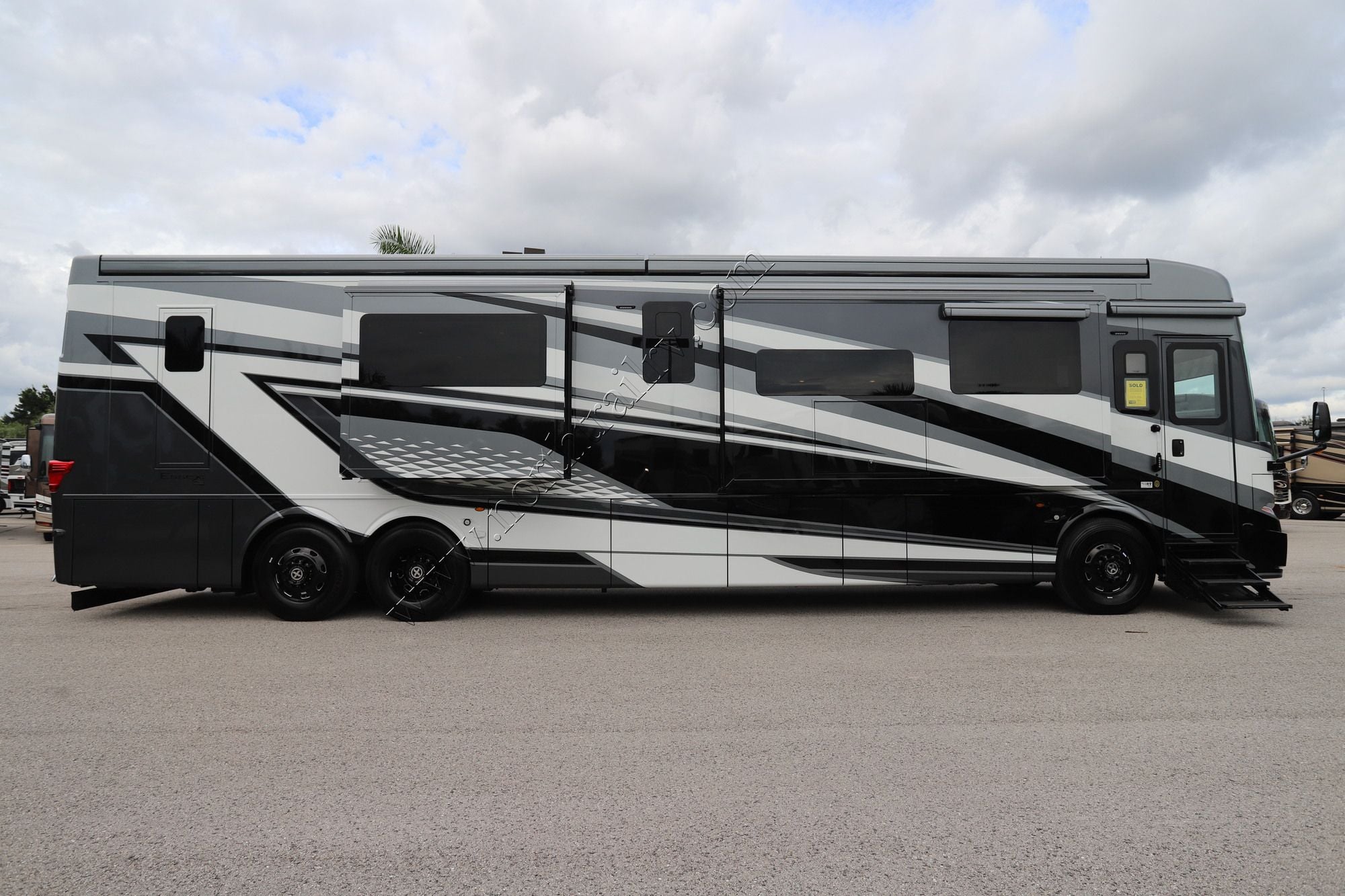 New 2027 Newmar Essex 4551 Class A  For Sale